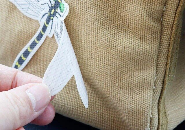 ダイソーの虫よけシール（とんぼ、4枚）は跡残りしにくい