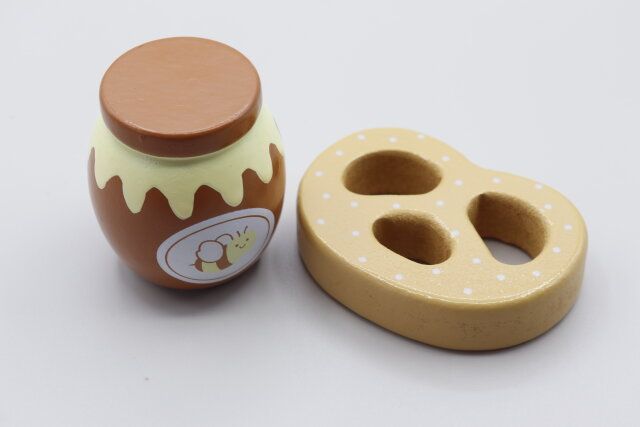 セリアの木製おままごと はちみつと木製おままごと パン