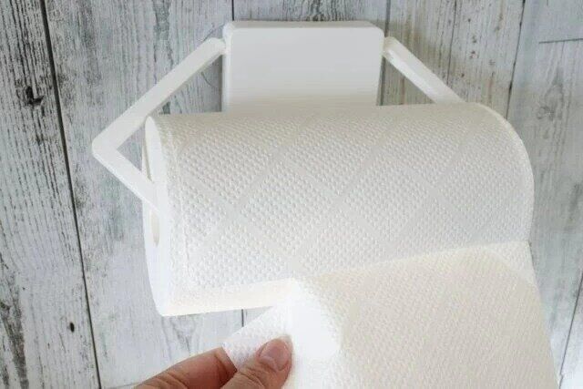 ダイソーのキッチンペーパーホルダー（吸盤）
