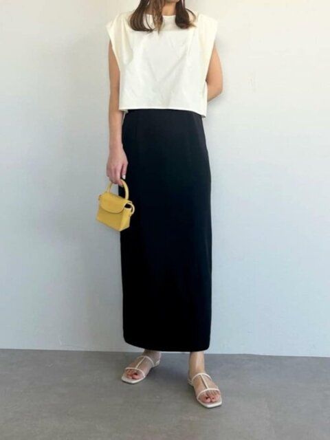 2024春夏の黒ワンピースコーデ