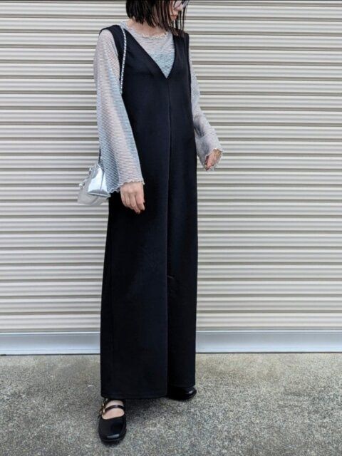 2024春夏の黒ワンピースコーデ