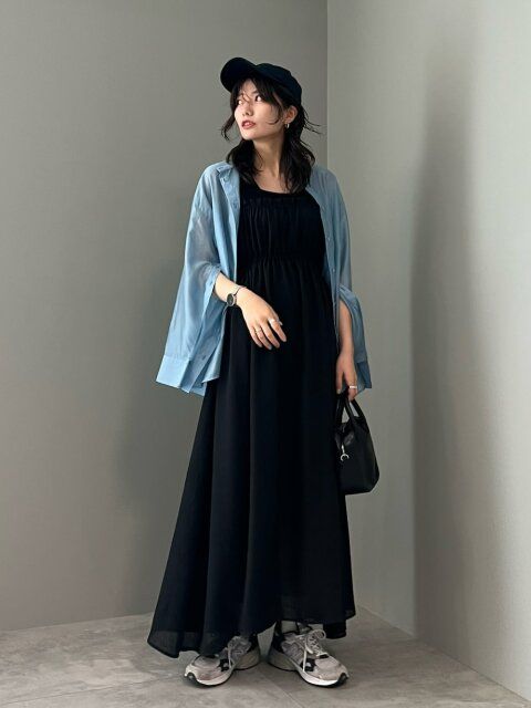 2024春夏の黒ワンピースコーデ