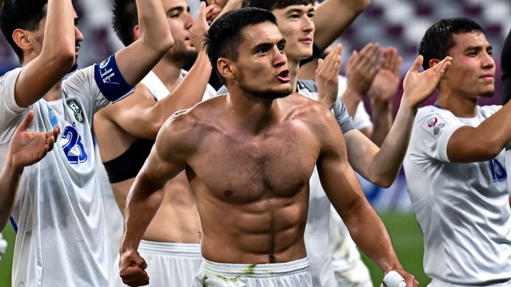 五輪初出場のウズベキスタン、歴史的ボールのオークション価格は20万円以上！収益はすべて小児病院に寄付