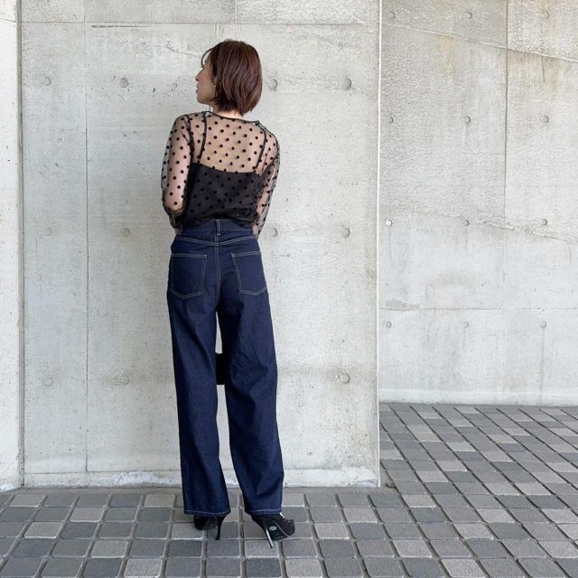 ノスタルジア「シアートップスセットコーデの女性３」