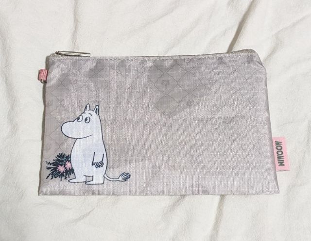 ポーチ・グレー