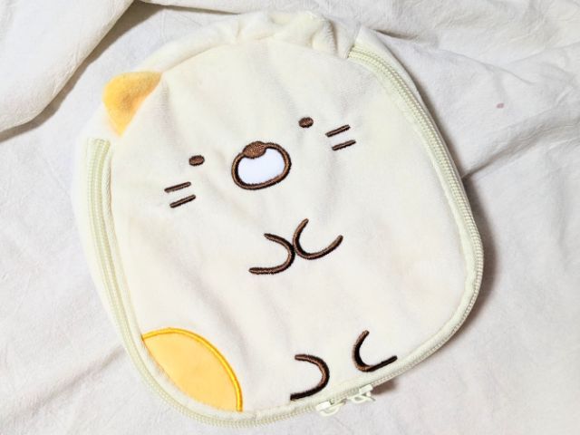 すみっコぐらしふわふわおすわりポーチねこver.