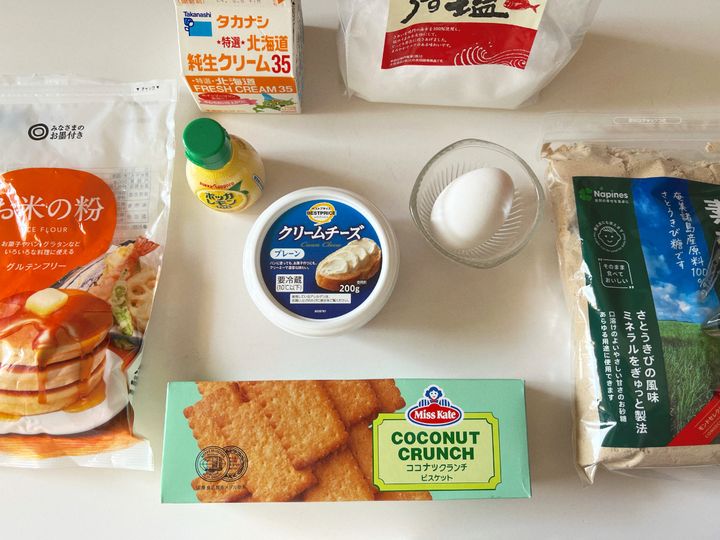 【レンジで簡単】まろやかとろっとクッキーチーズケーキサンド【渡辺友美子のコーヒーに合うお菓子のレシピ vol.41 〜レシピで旅するヨーロッパ〜】