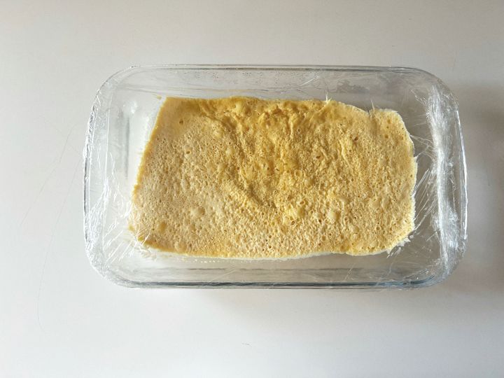 【レンジで簡単】まろやかとろっとクッキーチーズケーキサンド【渡辺友美子のコーヒーに合うお菓子のレシピ vol.41 〜レシピで旅するヨーロッパ〜】