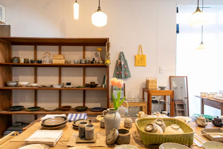 日本各地の陶芸家や作り手の作品が並ぶ清澄白河にある雑貨のセレクトショップ「WOLK」