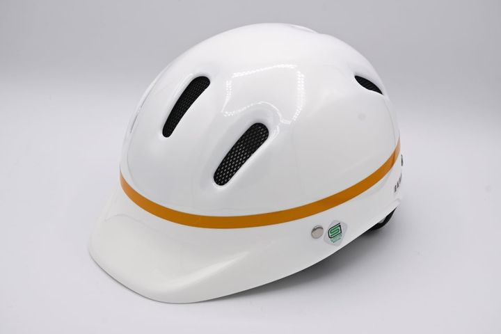 自転車用ヘルメットは「JISマーク」「SGマーク」などが付いた製品を選ぶこと（写真はイメージ）