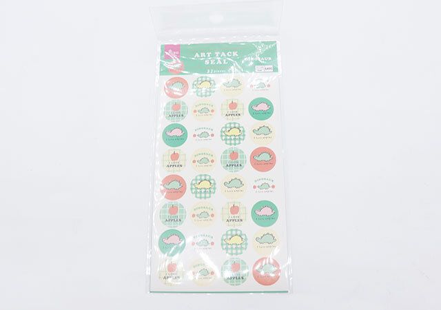 ダイソーのシートシール（dinosaur）のパッケージ
