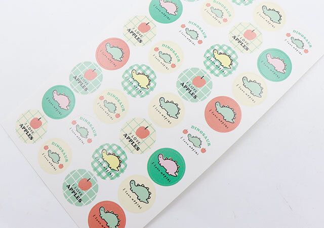 ダイソーのシートシール（dinosaur）