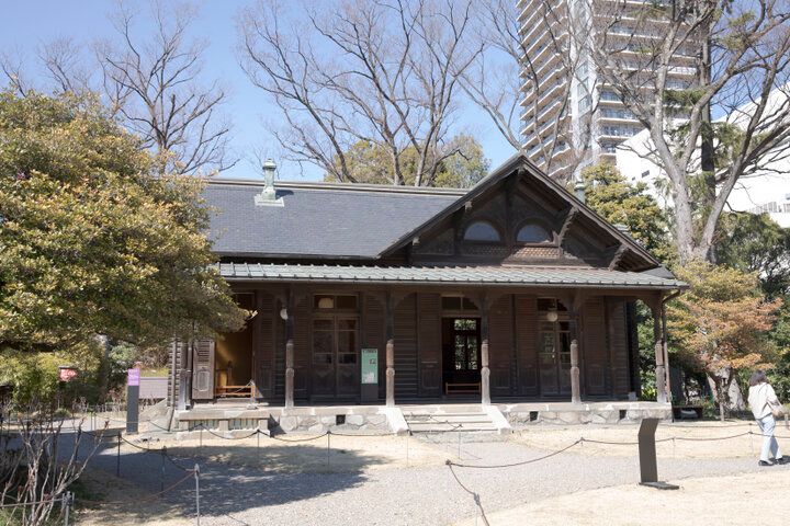上野公園からも徒歩圏内♪ ヨーロッパのお城みたいな邸宅をめぐる名建築さんぽ／湯島「旧岩崎邸庭園」