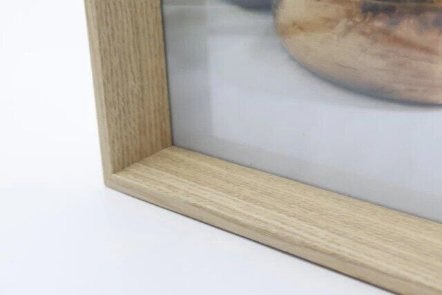 ダイソーのインテリアフォトフレームの素材はMDF