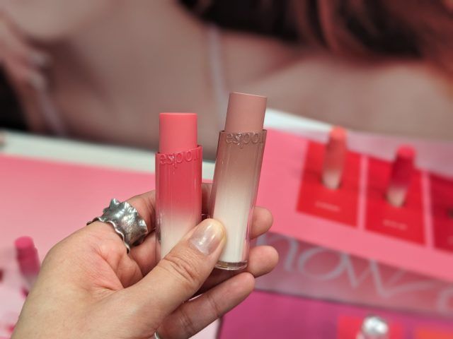 ノーウェアリップスティック バーミンググローの写真