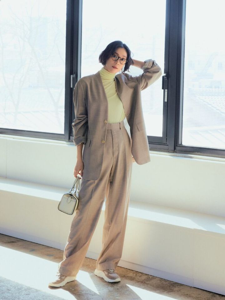 オーラリーのジャケット＆パンツのセットアップ 