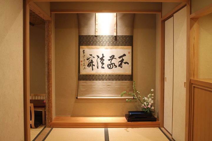 床の間や掛け軸など和テイストな雰囲気も素敵