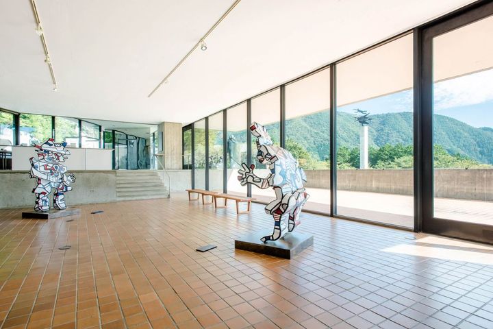 本館ギャラリー1階ではジャン・デュビュッフェの作品などを展示