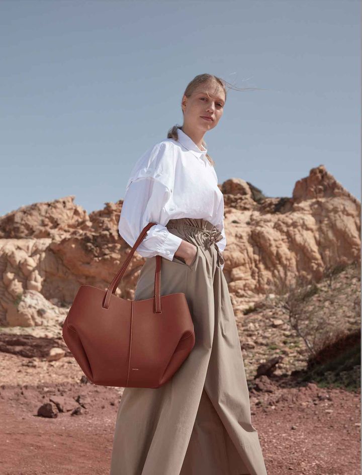 画像: Cyme キャメル ￥73,000／Polène jp.polene-paris.com