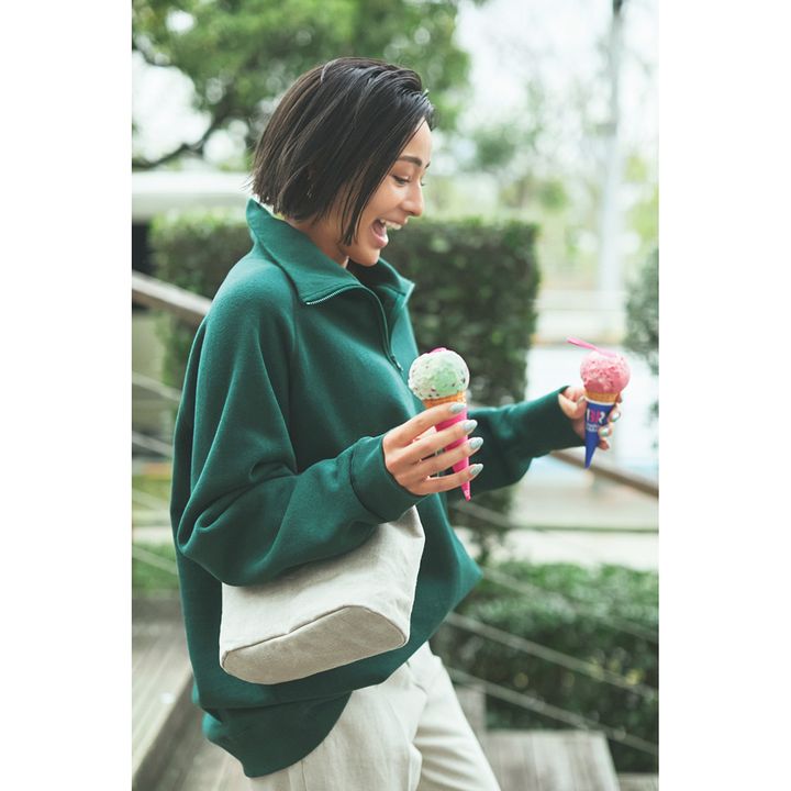 スウェットコーデ,エイトンステイプルズのジップスウェット,木佐貫まや