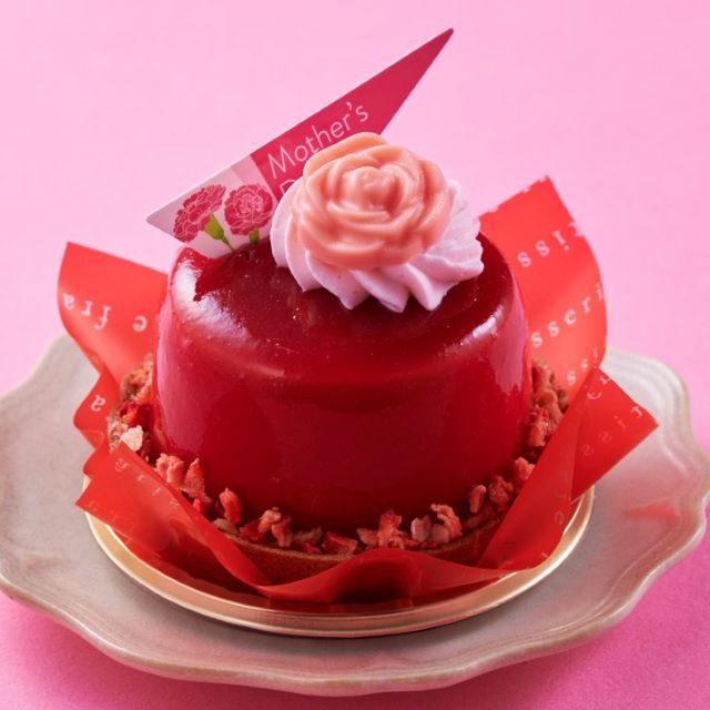 シャトレーゼ「母の日 キャラメルベリータルト」