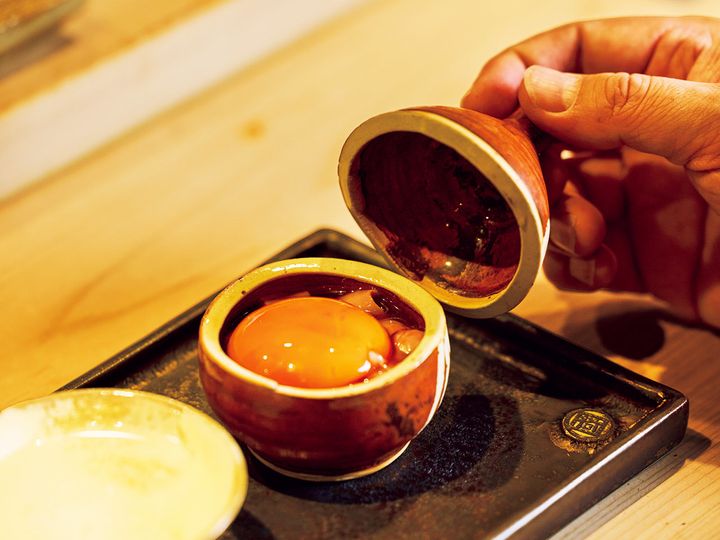 虎ノ門ヒルズ『虎ノ門 焼鳥 國よし』の「名物キミノレバニラ」