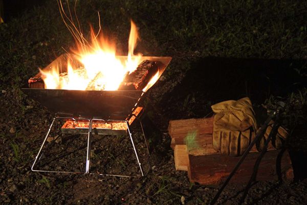 キャンプ歴40年、年間60泊以上の上級キャンパー達が使いこなす便利すぎる焚き火台とは？