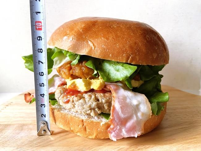 ロピア モンスターバーガーの高さ