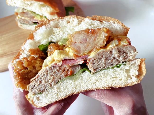 ロピア モンスターバーガーの断面