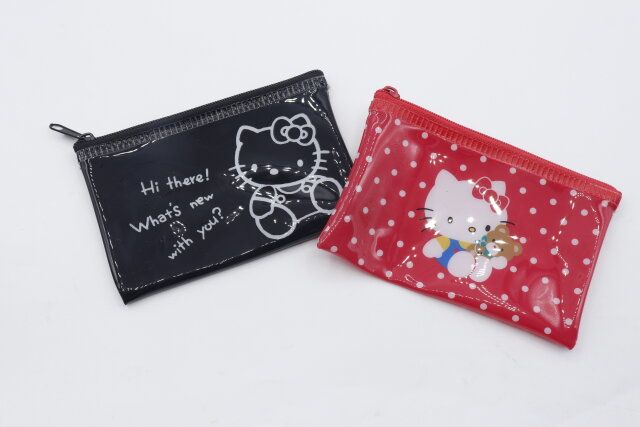 ダイソーのハローキティ柄ポーチ