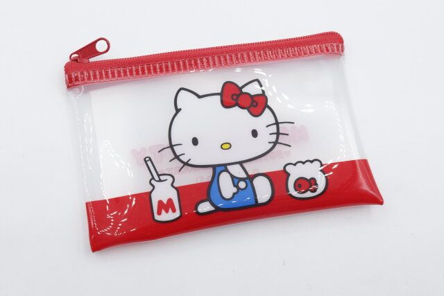 ダイソーのハローキティ柄ポーチ