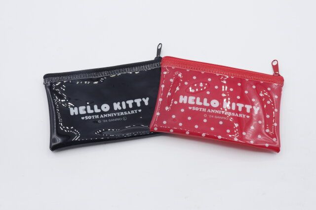 ダイソーのハローキティ柄ポーチ