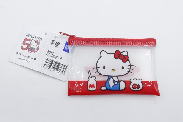 ダイソーのハローキティ柄ポーチ
