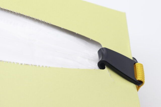 セリアのアウトドア ティッシュホルダー ブライトカラーの使用方法