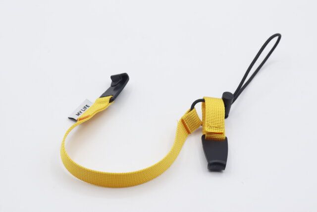 セリアのアウトドア ティッシュホルダー ブライトカラーのデザイン