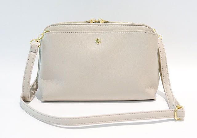 宝島社の付録のNATURAL BEAUTY BASIC ターンロック3層ショルダーバッグBOOK