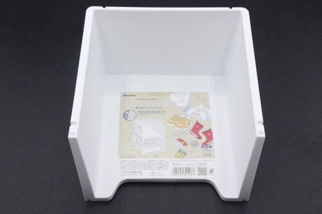 ダイソーの積み重ねマルチラック01 ホワイトのパッケージ