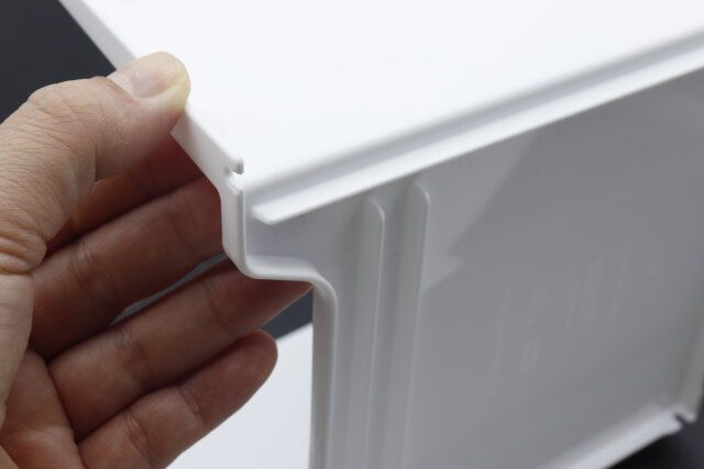 ダイソーの積み重ねマルチラック01 ホワイトの底の構造