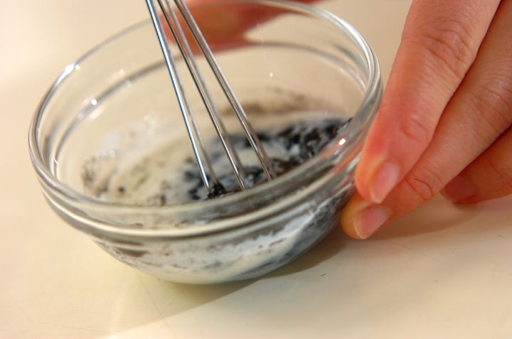 白玉団子黒ゴマソースの下準備1