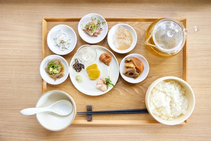 「ひとてま茶漬け」1500円は午前の部利用者のみ。入館時にフロントでだいたいの食事時間を告げよう