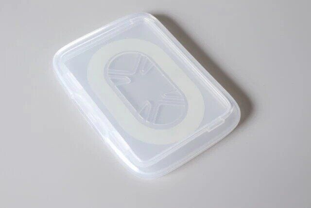 ダイソーの写真が入るウエットシートのフタ