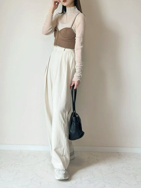 春夏のシアートップスコーデ