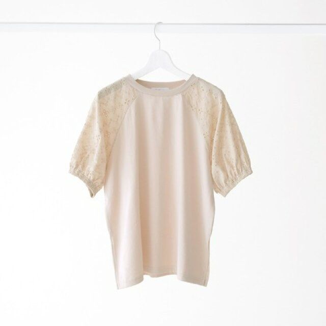 しまむらの新作コラボトップス