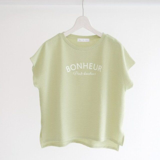 しまむらの新作コラボトップス