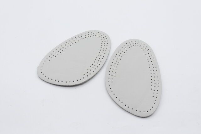 ダイソーの優秀な牛革パッド（メンズ、つま先用）