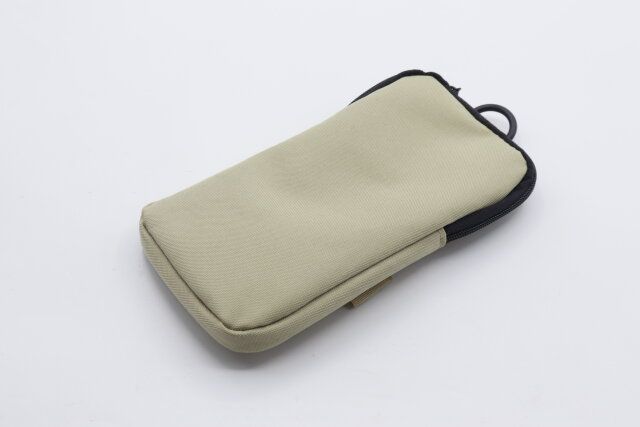 100均セリアのリュックに付けられるストラップポーチ