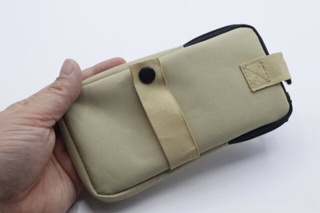 100均セリアのリュックに付けられるストラップポーチ