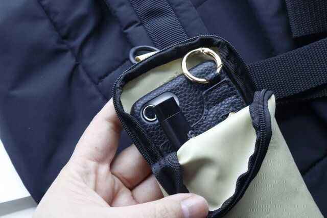 100均セリアのリュックに付けられるストラップポーチ