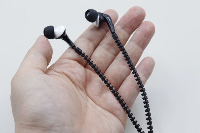 100均ダイソーの絡まりにくいイヤホン