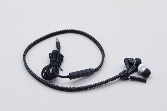 100均ダイソーの絡まりにくいイヤホン
